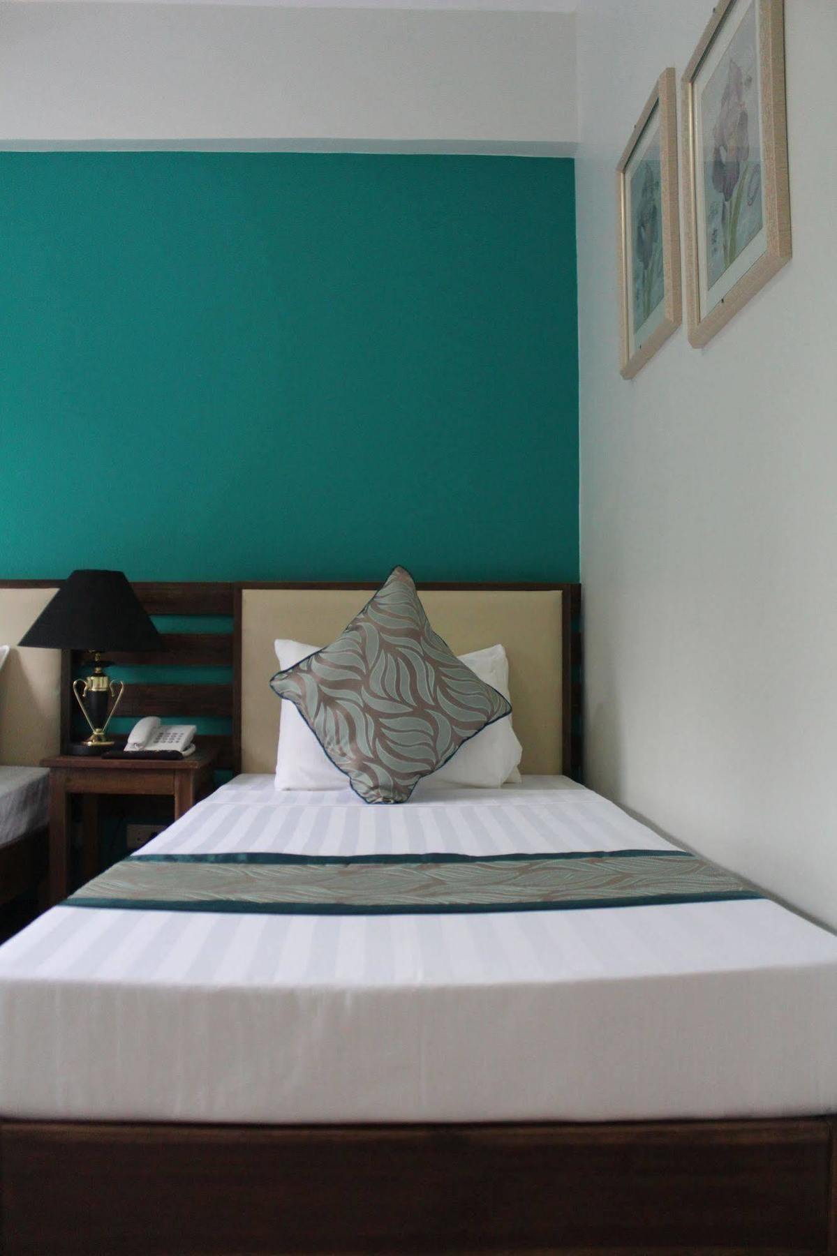 Reddoorz Plus Near Rizal Junction Puerto Princesa Kültér fotó